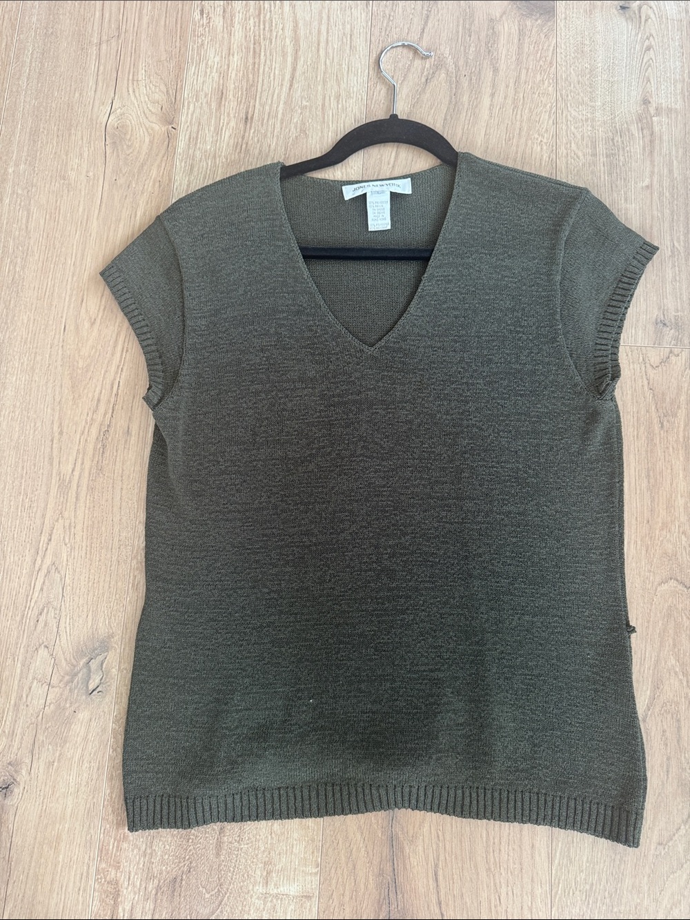 Jones New York Black V-Neck Short Sleeve Knit Top